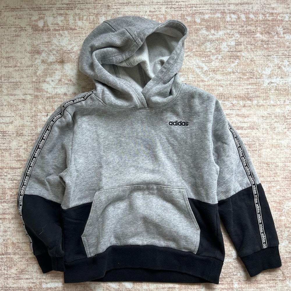 Vintage Adidas Hoodie fits size 5/6 toddler